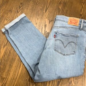 Levi mid rise skinny jeans